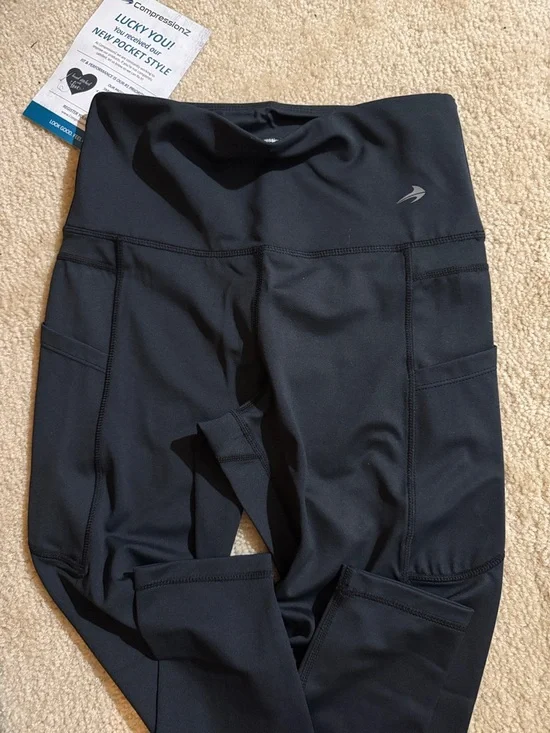 NWT New in package Compression Z high waist leggings black w/ pockets sz medium - Picture 4 of 8